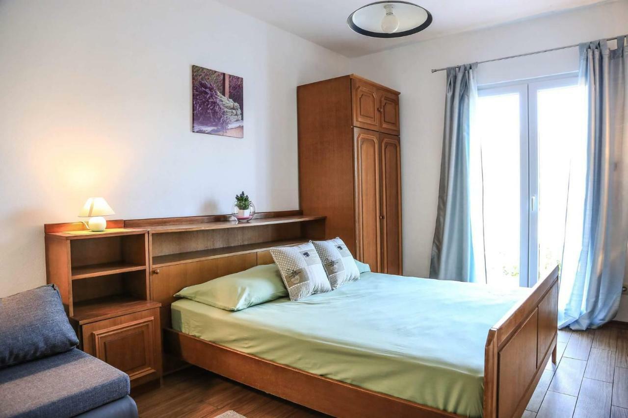 Apartment Marivo Molunat